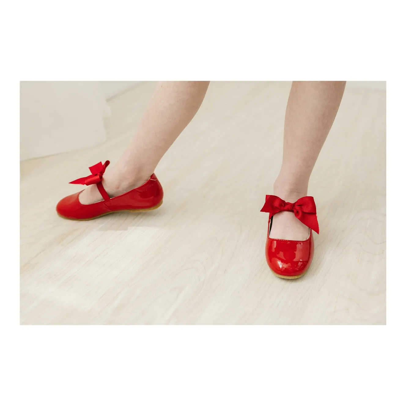 Amelia Bow Flat